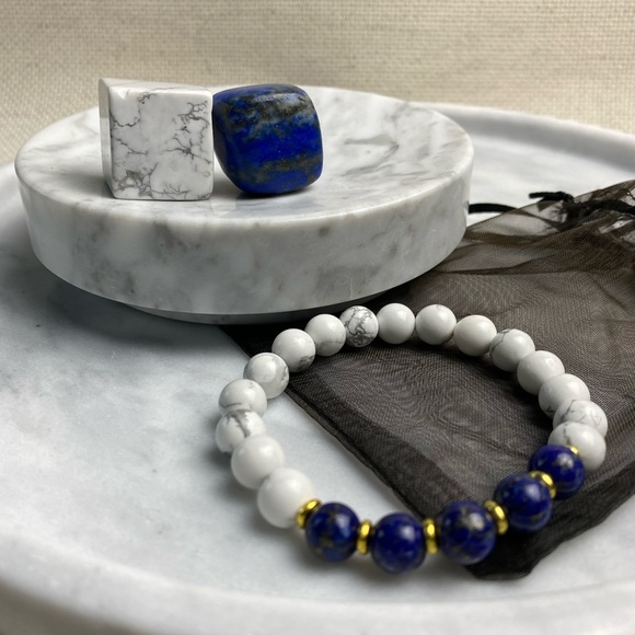 Howlite & Lapis Lazuli Crystal Bracelet with Tumbles - Picture 3 of 7